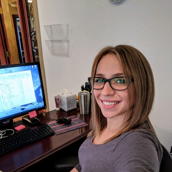 Meet your Posher, Kayce - Picture 1 of 1